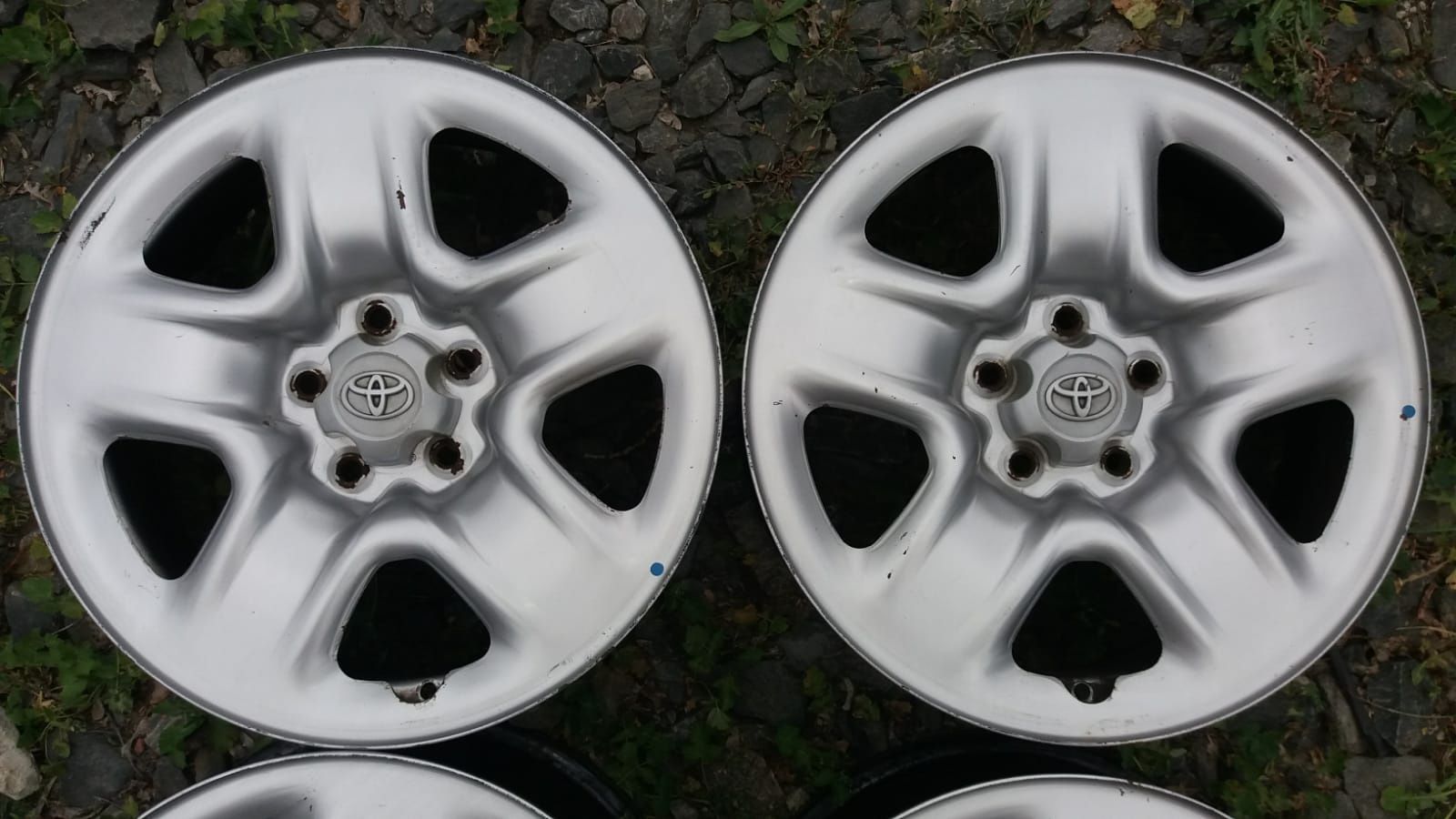 Продам оригинальные штампованные диски R17 на TOYOTA
