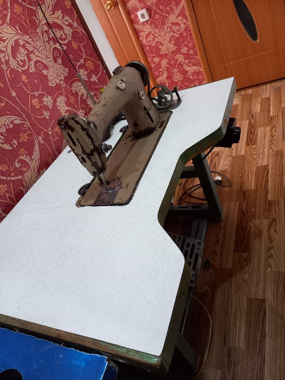 Продам 3 швейную машинку за 150000