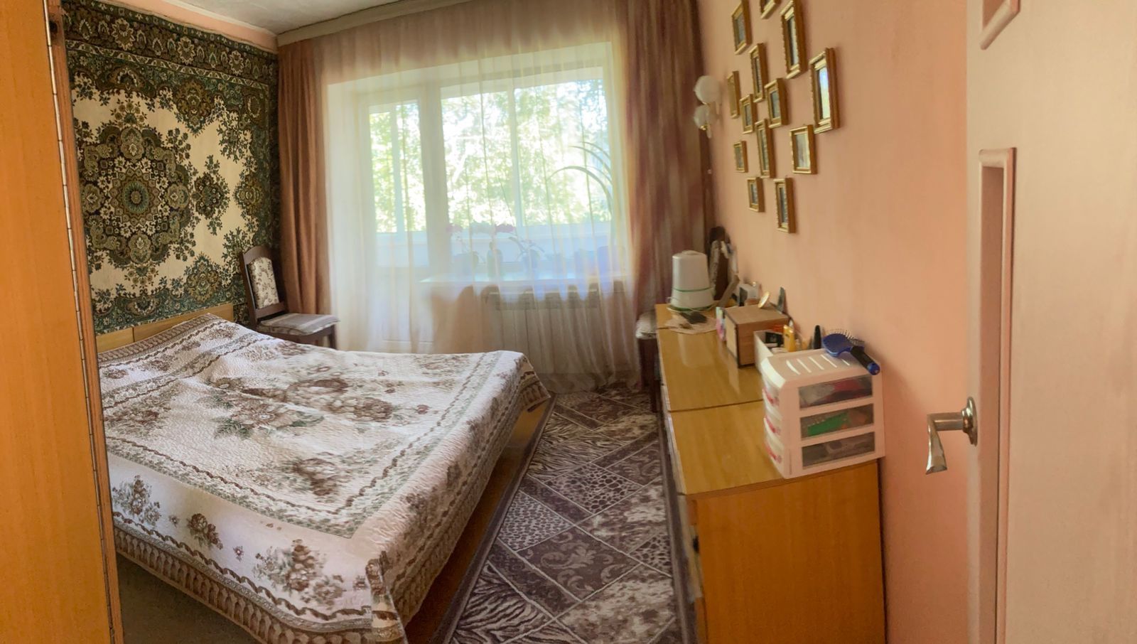 Продам четырёхкомнатную квартиру