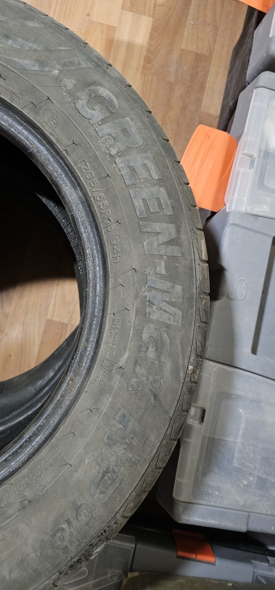 Продам летние шины 205/65 r15