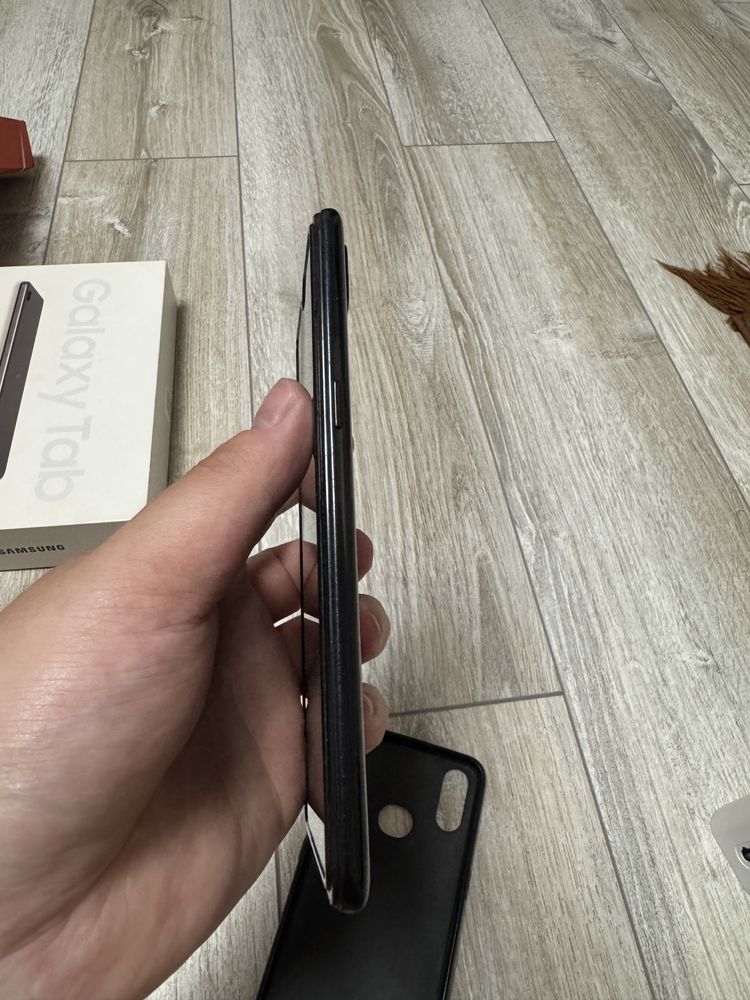 Продам Samsung Galaxy A10s