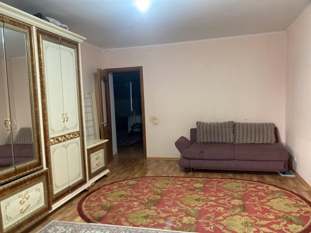 Срочно сдам 4 комнатную квартиру