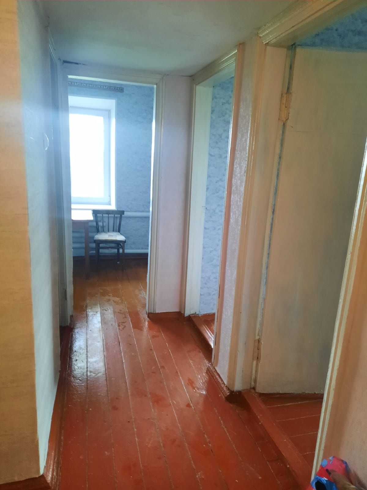 Продам 2 комнатную квартиру в центре