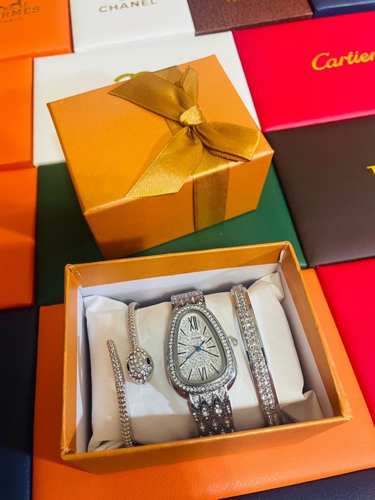Продаются очень качественные часы от брендов как: “Rolex, Cartier”и др