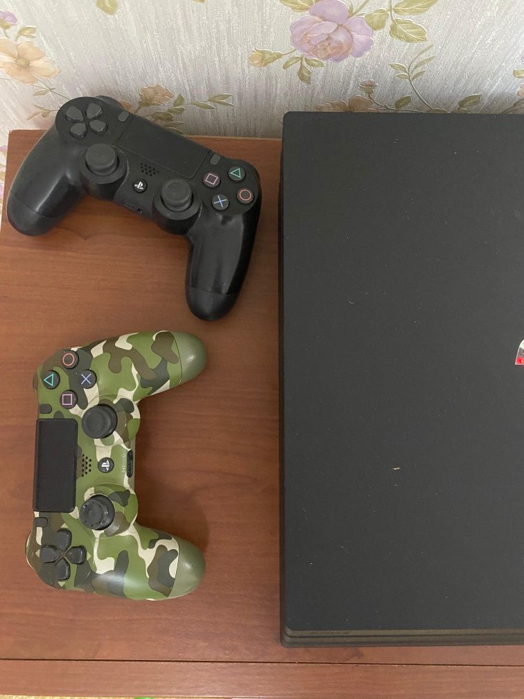 Продам PS 4 (плейстейшен) 1 теребайт + 6 шт игра диск!