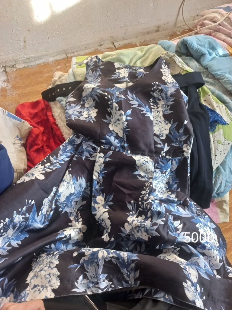 Продам женские вещи