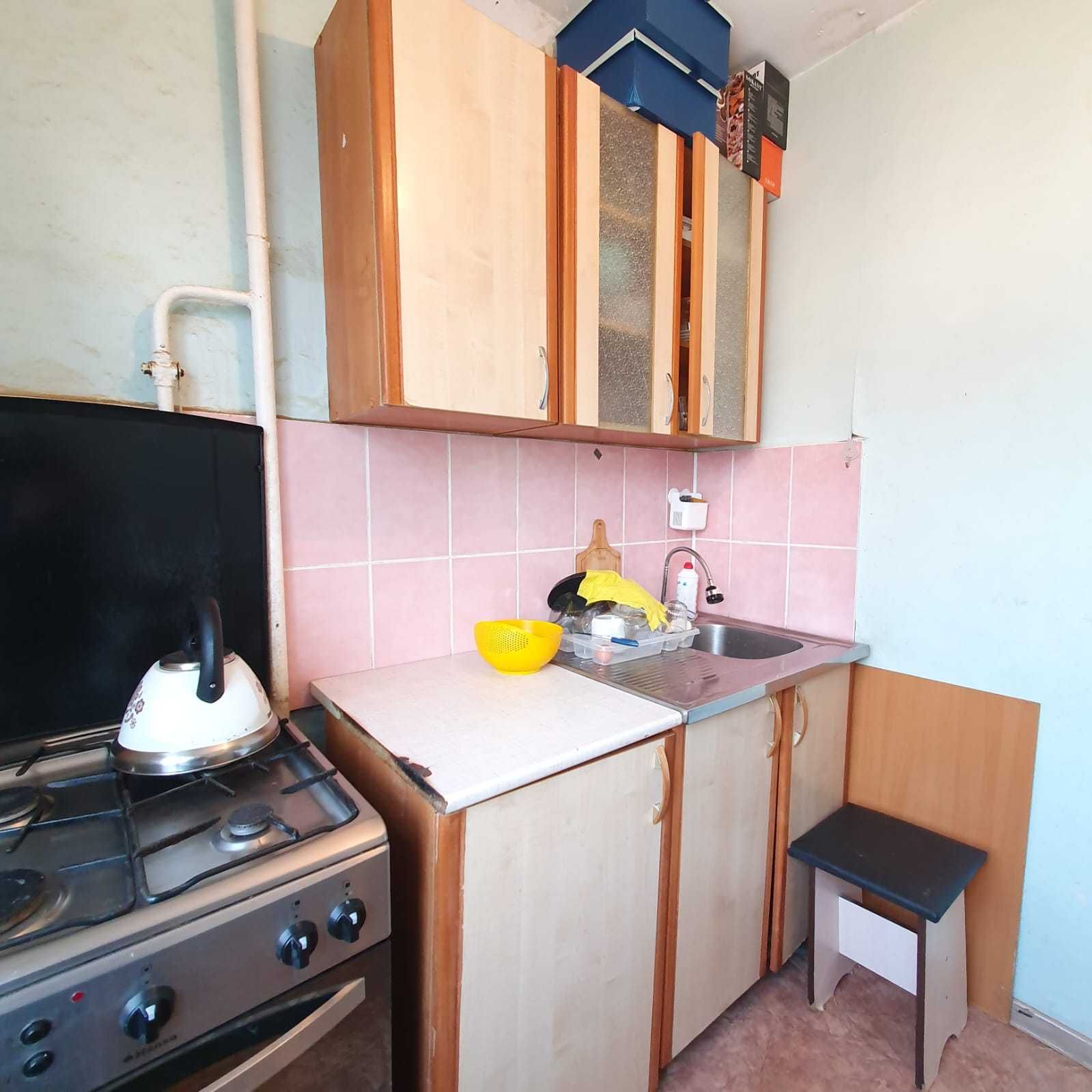 Продам 2х кв. по пр.Абая, этаж 3/5, "распашонка", квадратура 48м2!