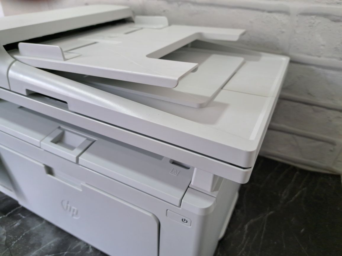 Продам МФУ принтер 3в1 HP Laser Jet Pro MFP M130FN  (идеал)