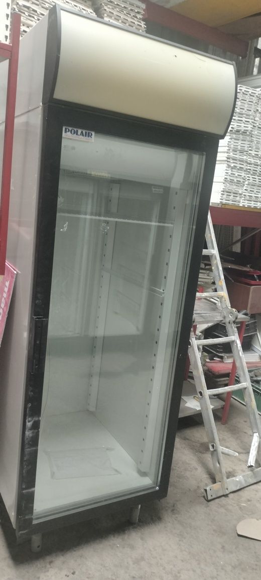 Холодильный шкаф