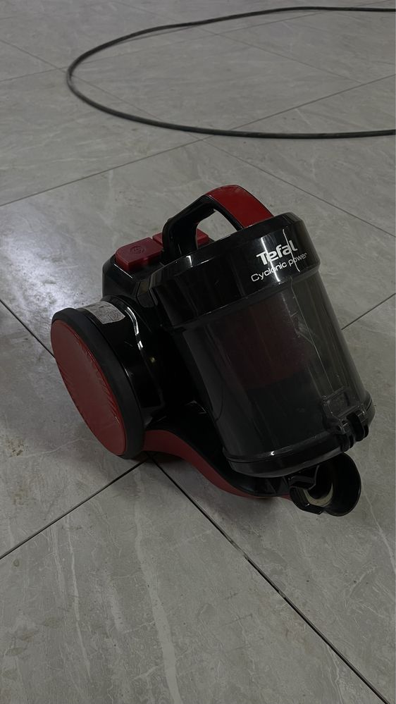 Пылесос tefal, почти новый