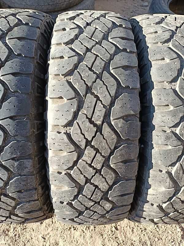 Шины 245/75 R17 - "GoodYear Wrangler" (США), всесезонные.