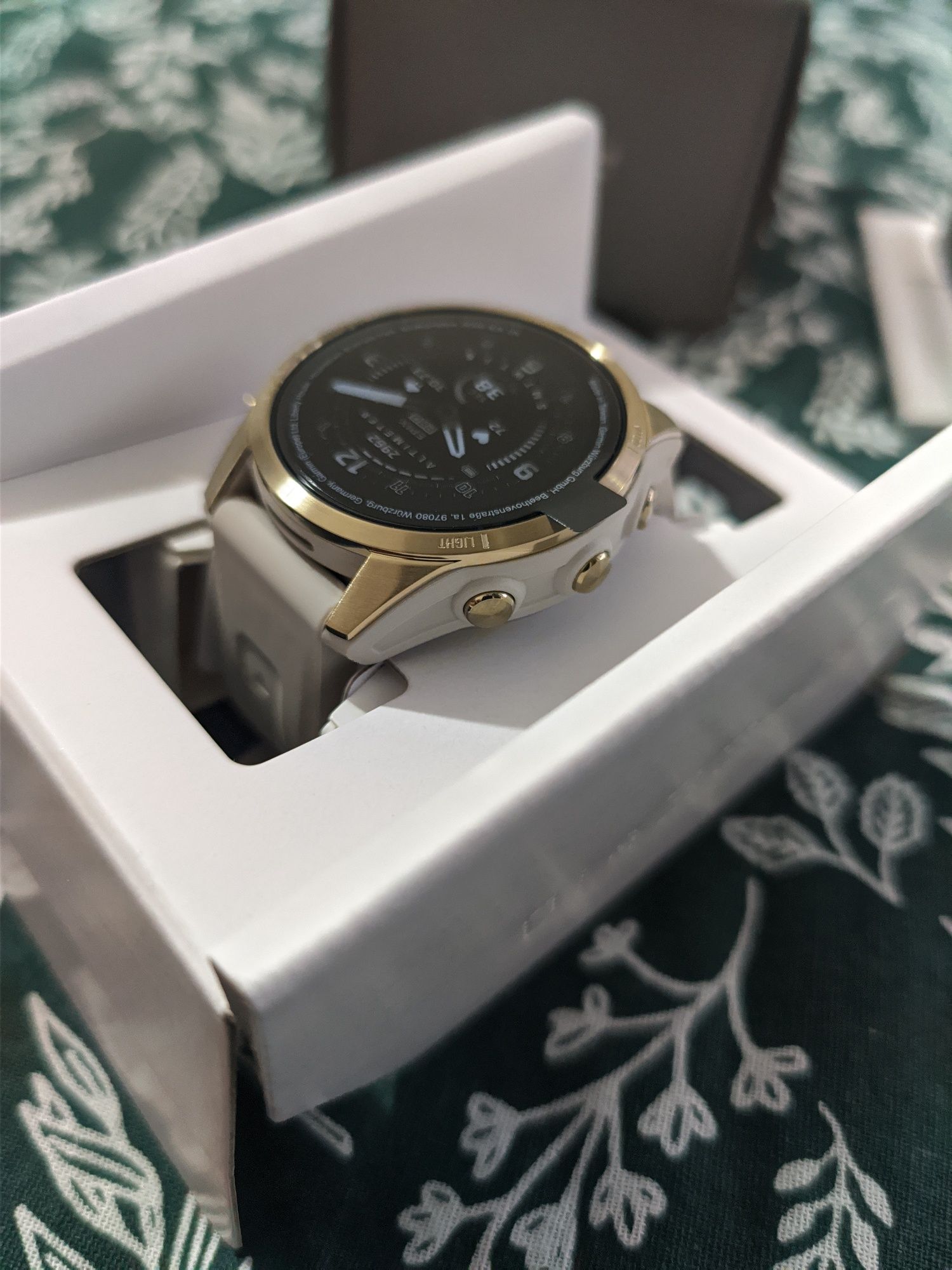Новые смарт-часы Garmin EPIX PRO (GEN 2) Sapphire Edition, Soft Gold