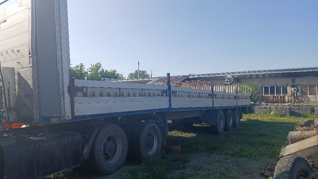 Продам полуприцеп в цепке тягач шаланда Даймон