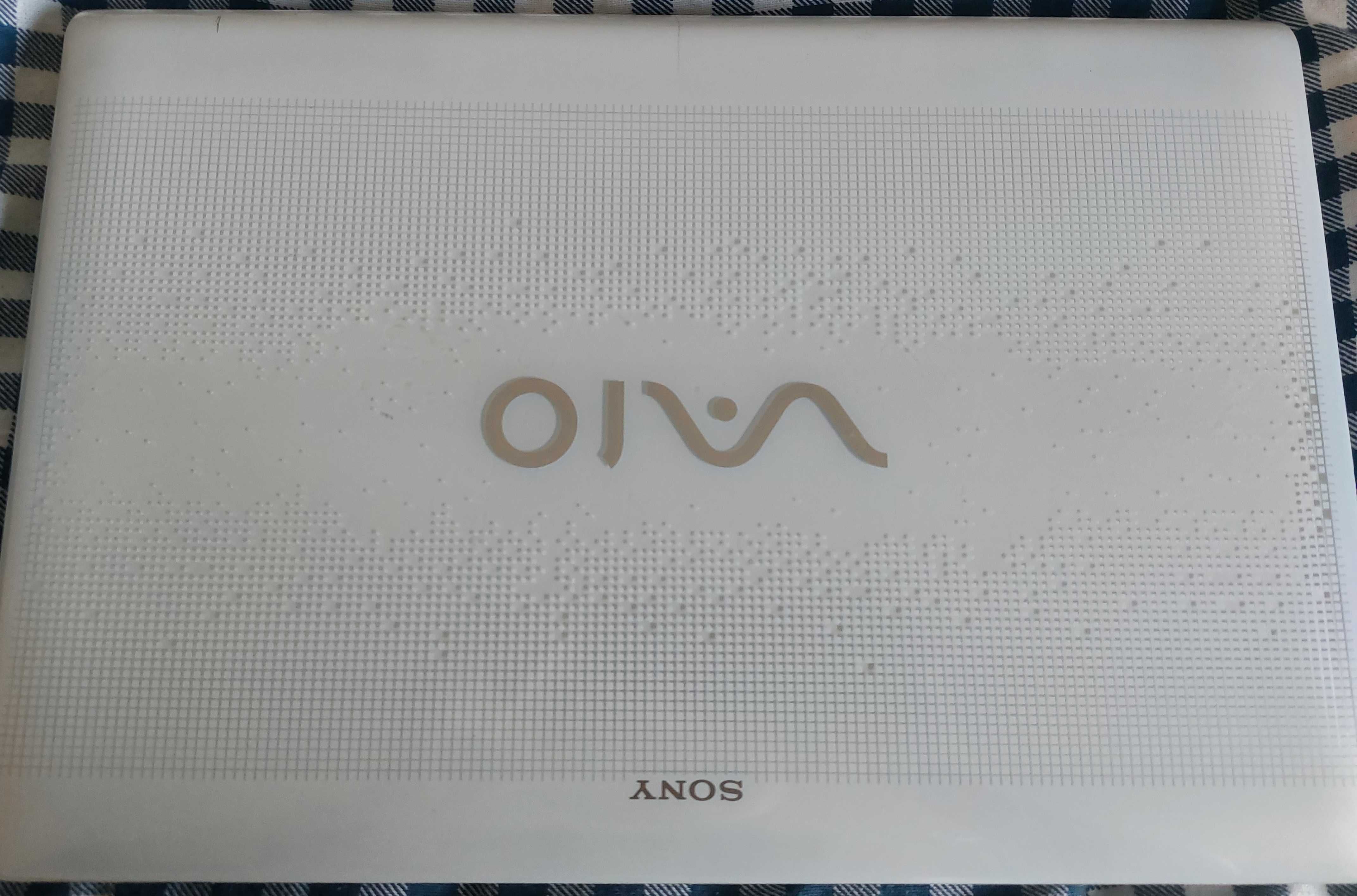 Продам ноутбук Sony Vaio (VPCEB)