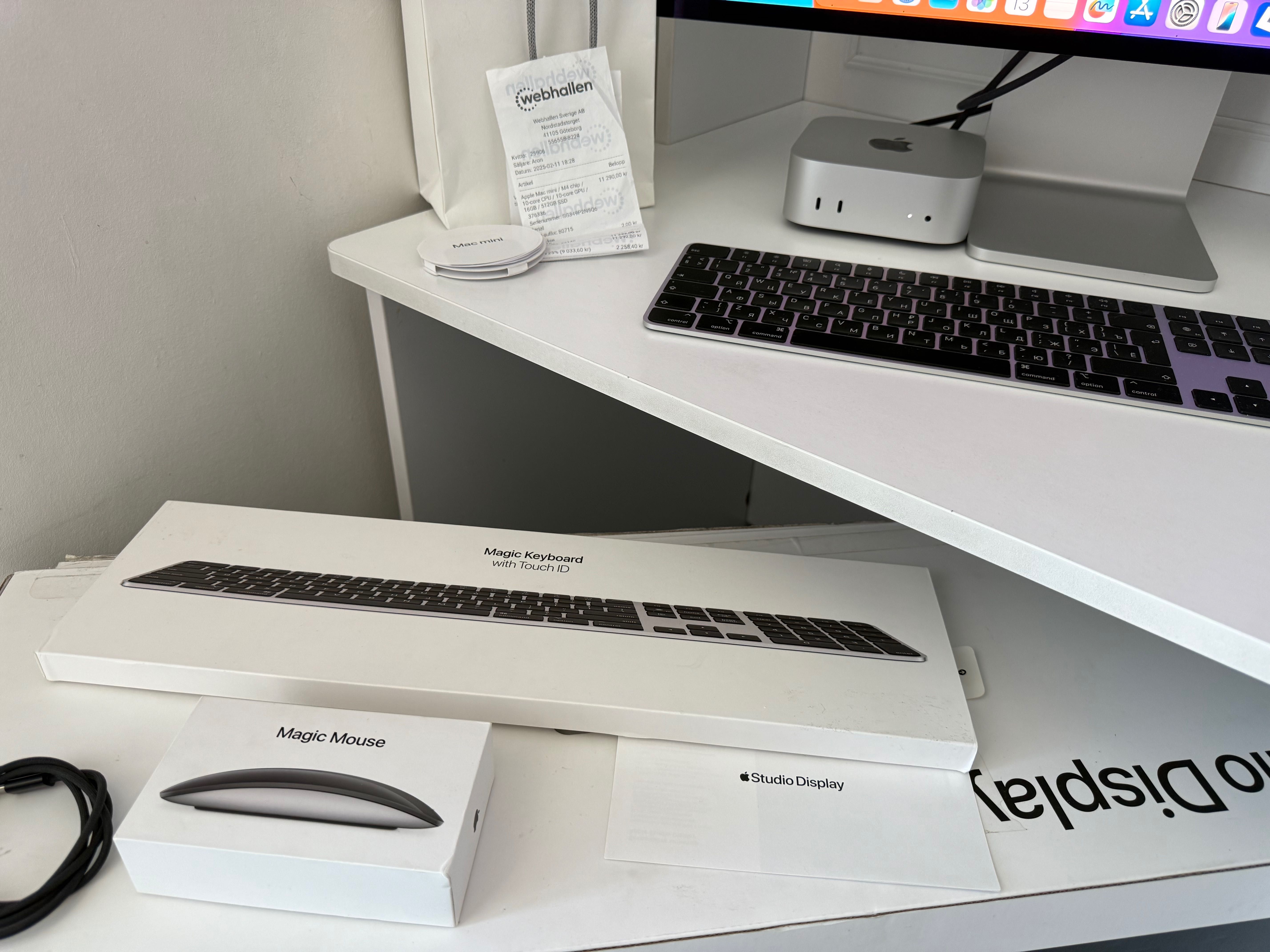 Продам полный комплект Apple Mac со своим монитором мышкой и клавой