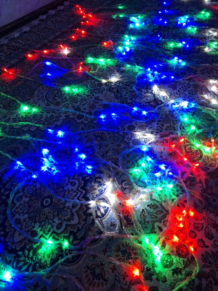 Большая новогодняя гирлянда.