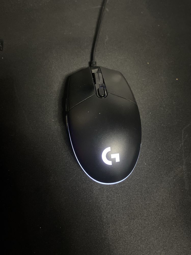 Мышь Logitech G102 Lightsync черный