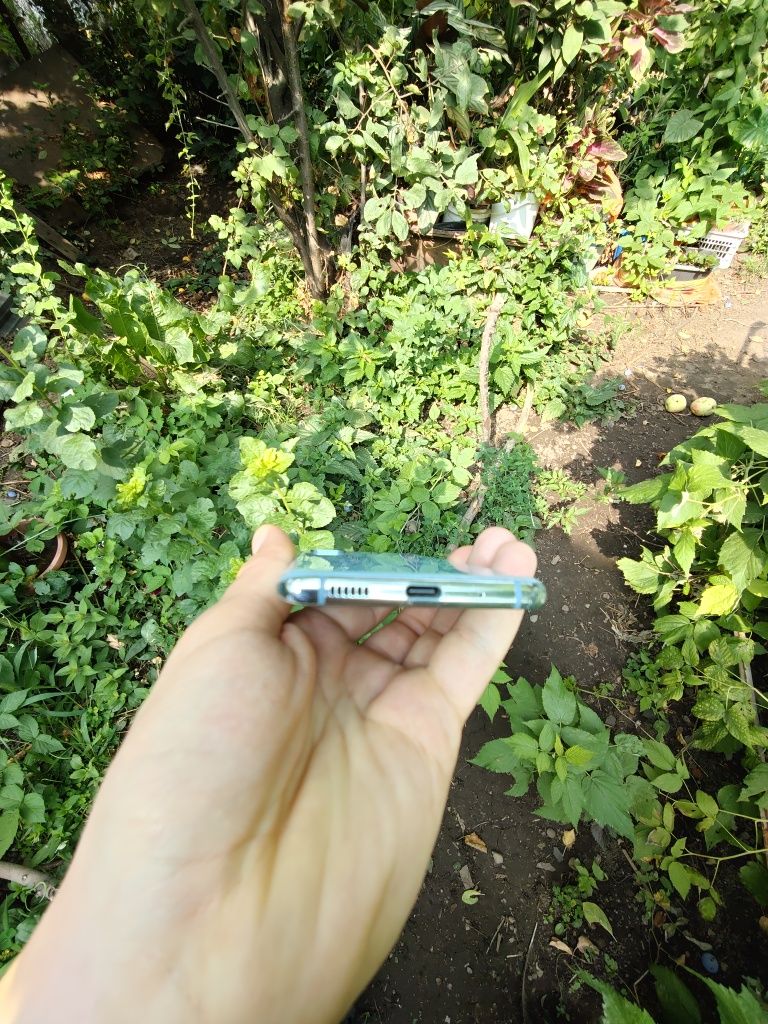 Продам Samsung s20 128gb