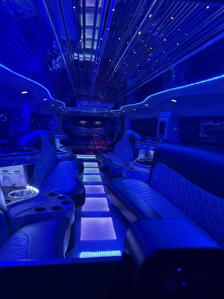 Аренда лимузина, HUMMER H2, выписка из роддома, свадьба, кортедж,прока