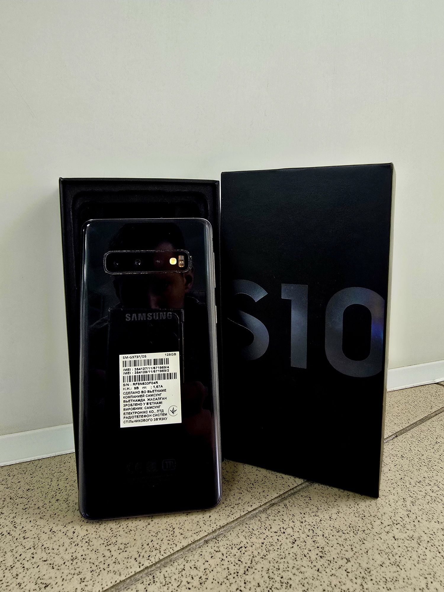 S10 Samsung С10 состояние нового с коробкой  Самсунг