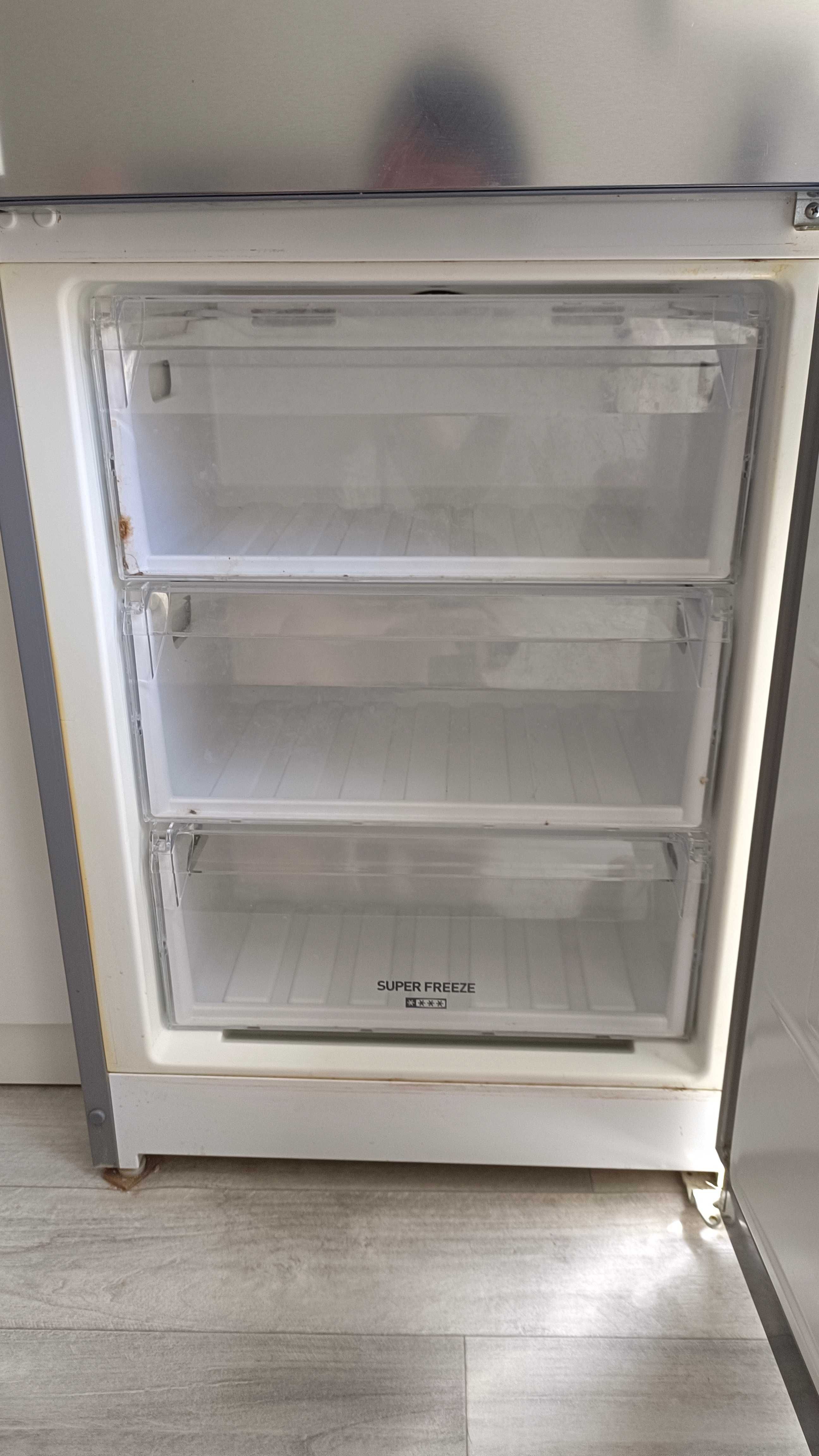 Холодильник Hotpoint