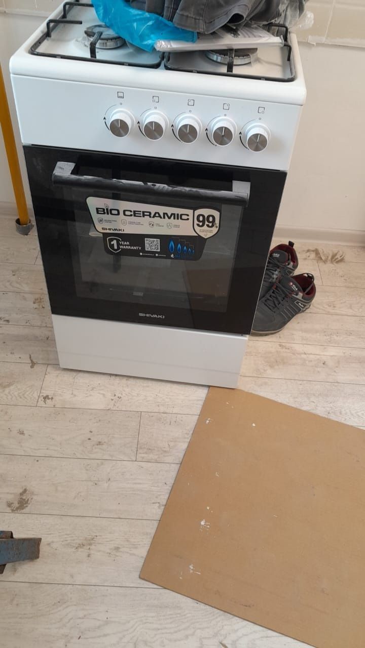 Новый газплита и раковины железный и фарфоровый все совсем новое!