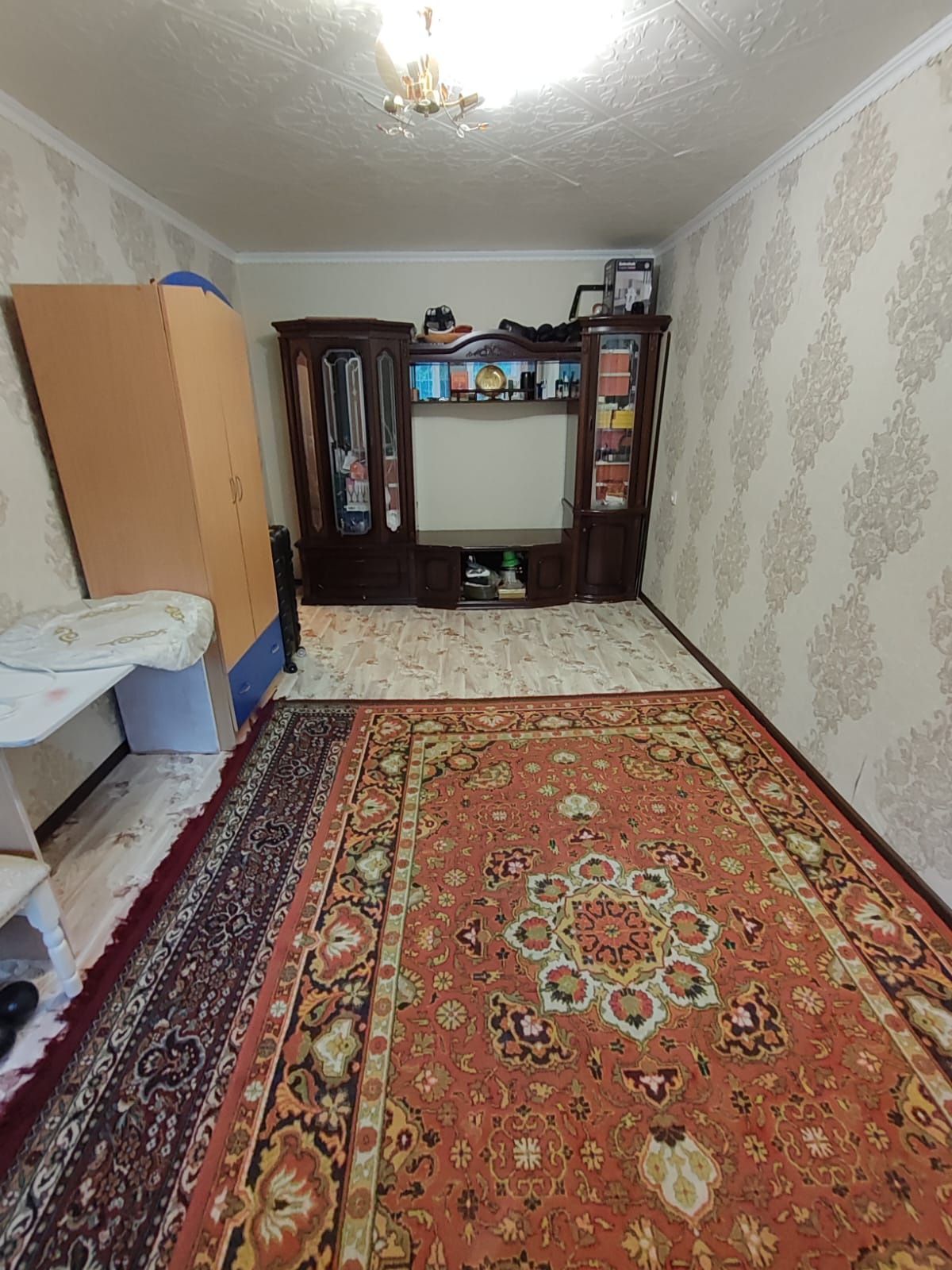 Продам 3 х комн . 4-33, 1 этаж.