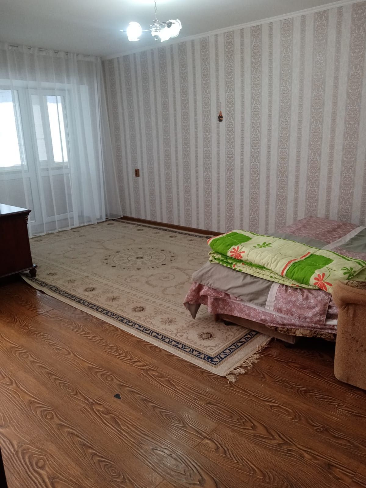 1 комнатную в центре с интернетом, посуточно , по часам