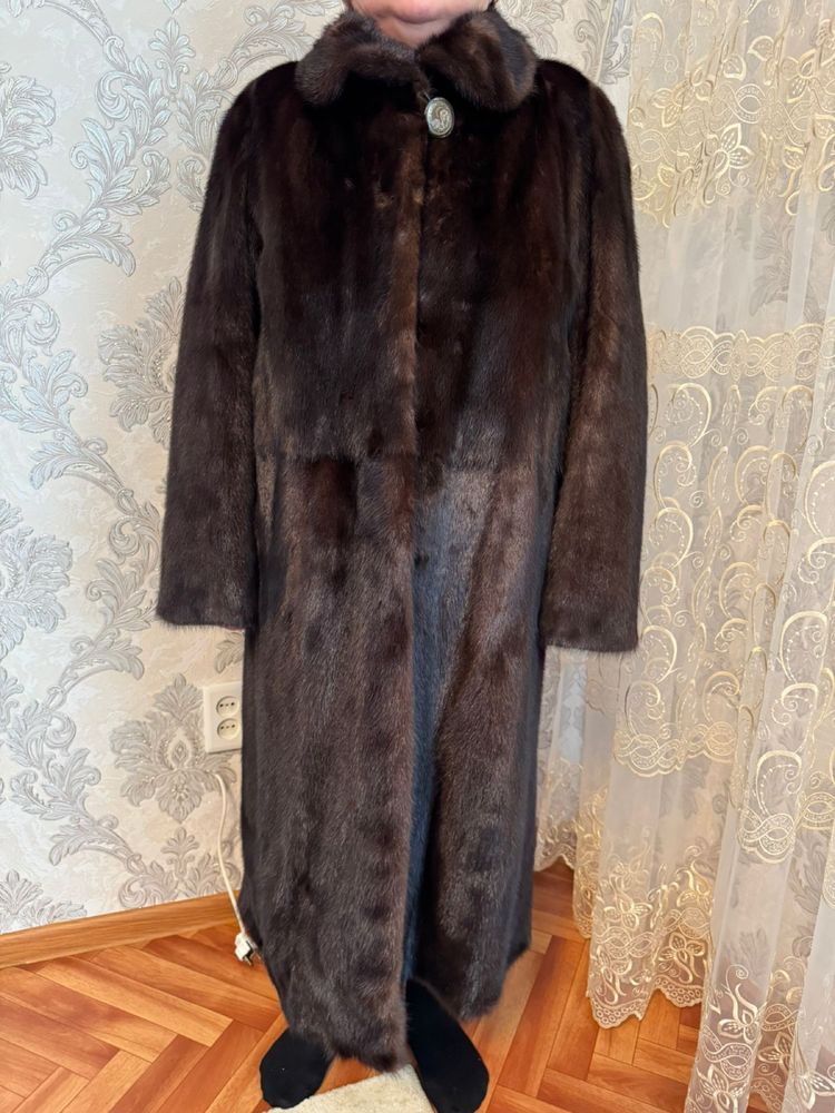 Продам норковую шубу