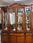 Мебель в гостиную продам. Цена за комплект 200000т