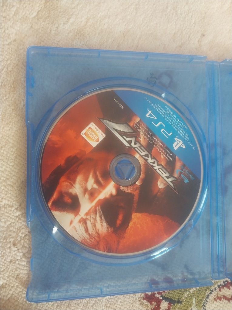 Ps 4 pro  2 геймпад 2 диск наличные