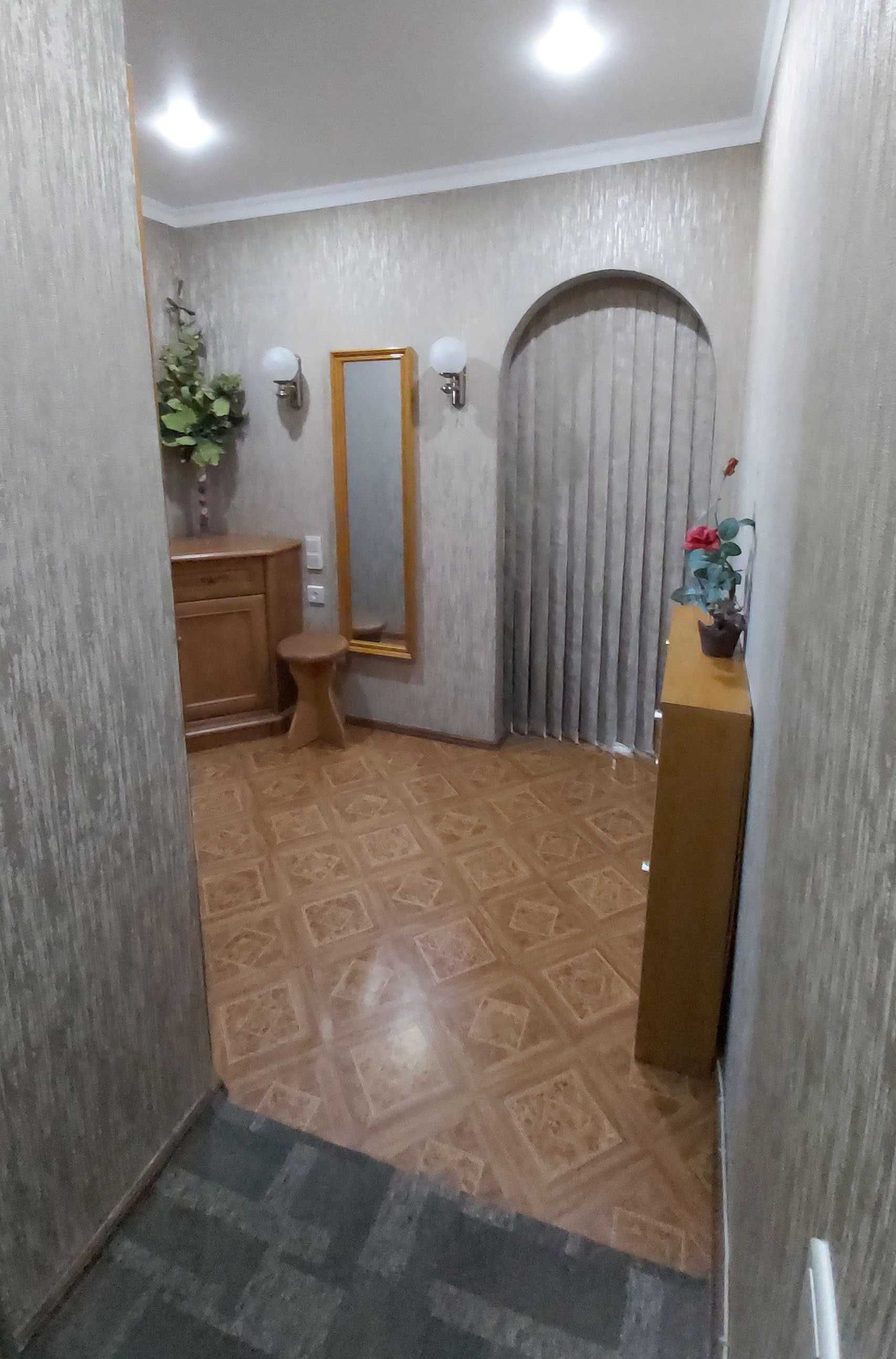Продам 2-комн квартиру улучшенной планировки по ул.Университетская 29