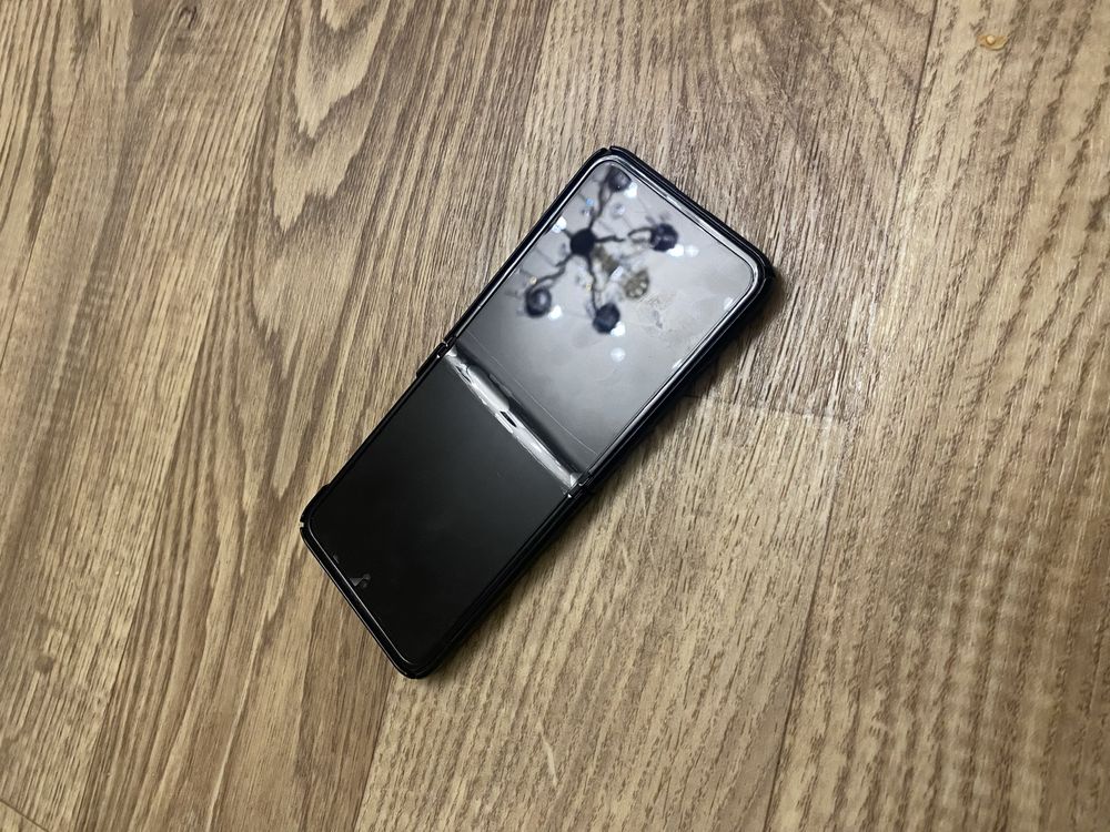 Продам самсунг z flip3