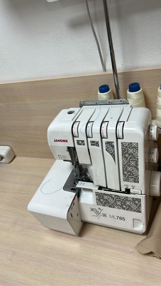 Оверлок janome ml785