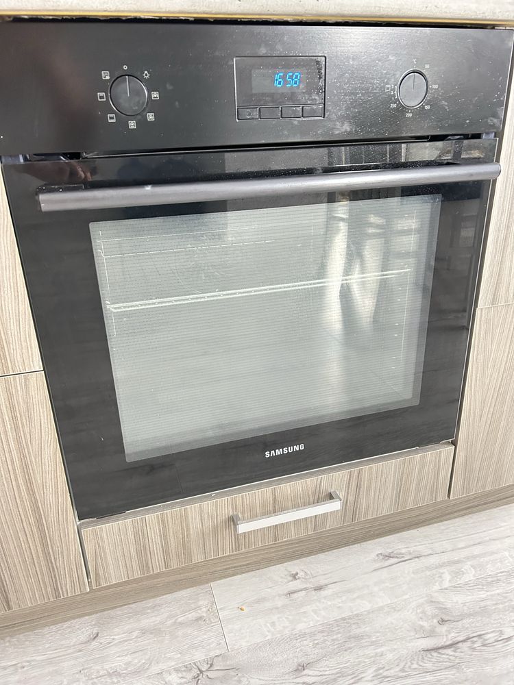 Продам духовку Самсунг