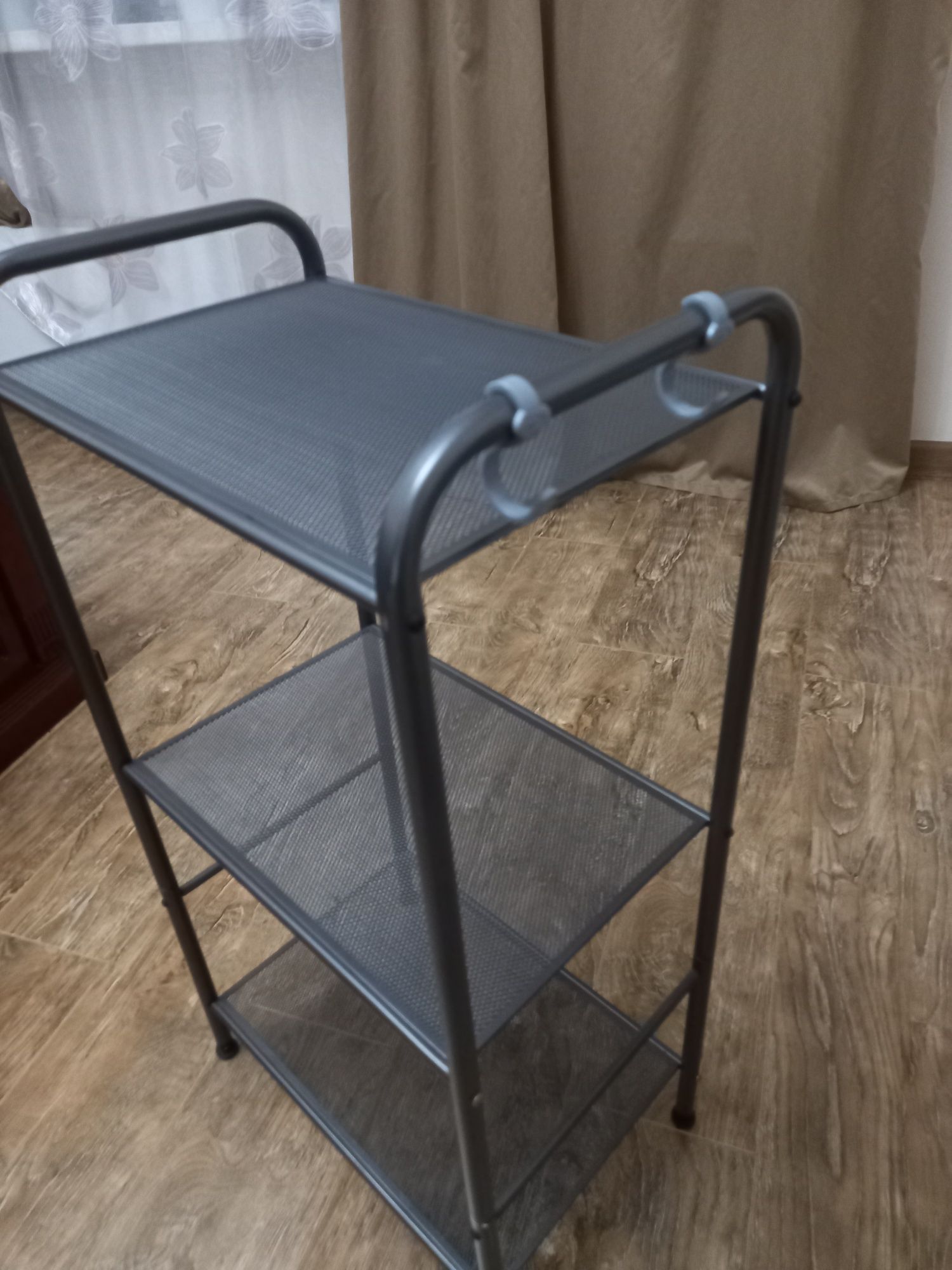 Продаётся этажерка новая