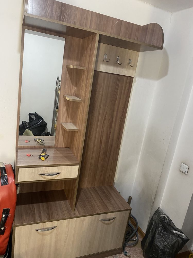 продам кровать двухъярусную компьютерный столик прихожую