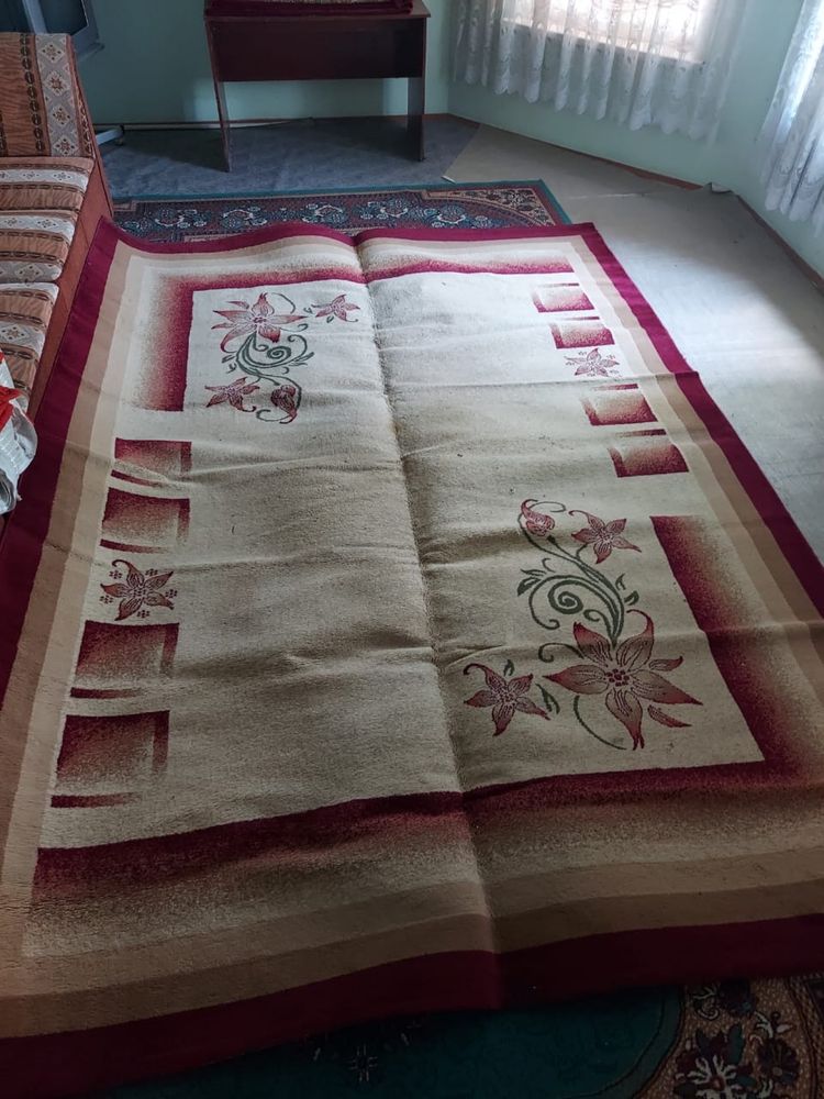 Продам ковры каждый по 13000 тенге, грязные, просто надо почистить