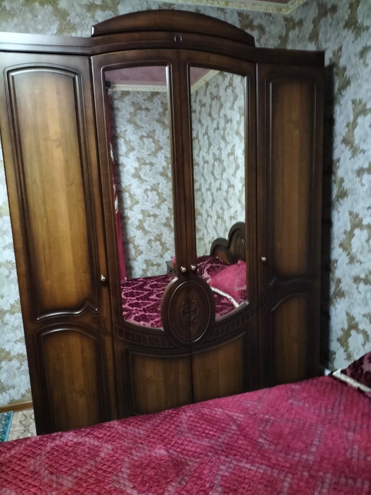 Срочно спальная гарнитура...