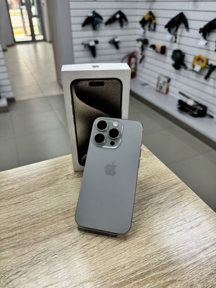 Iphone 15 pro 256bg TM79