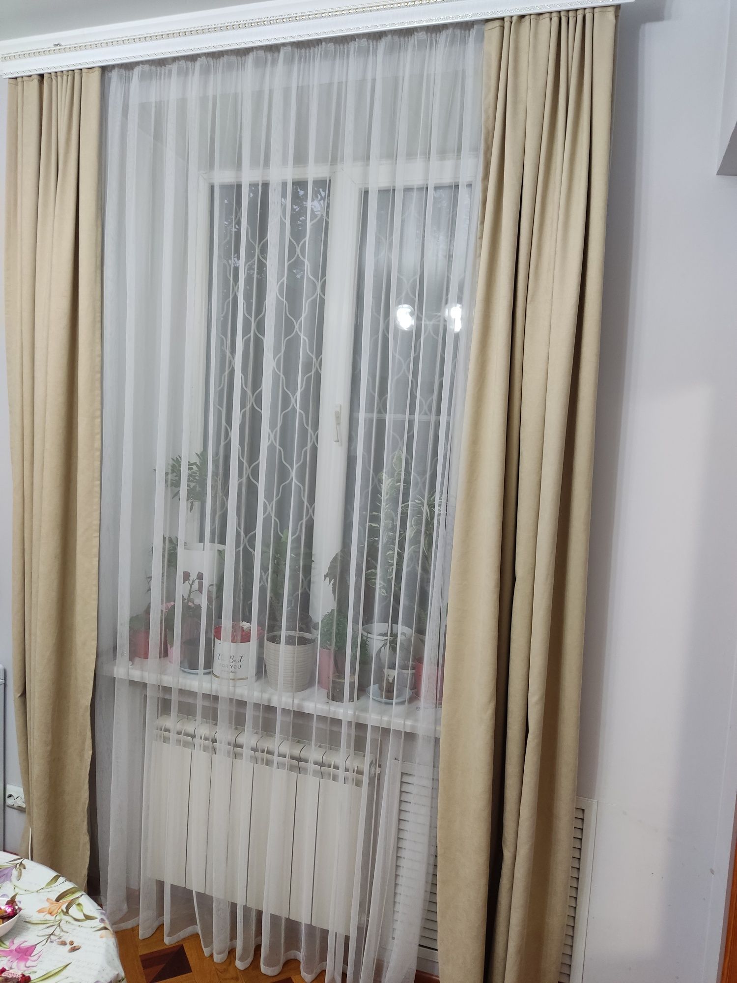 Продам шторы в комплекте с тюлью и карнизом