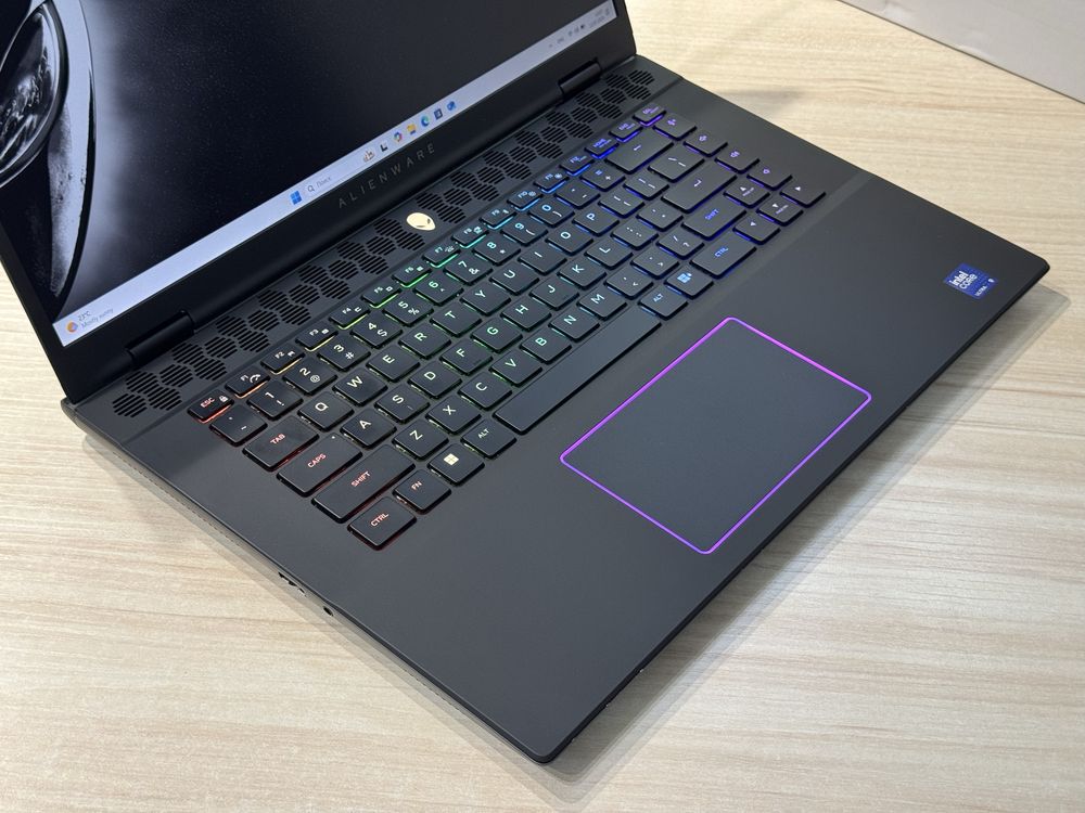 Alienware m16 R2 | Intel Core Ultra 9 185H / RTX4070 | Игровой ноутбук