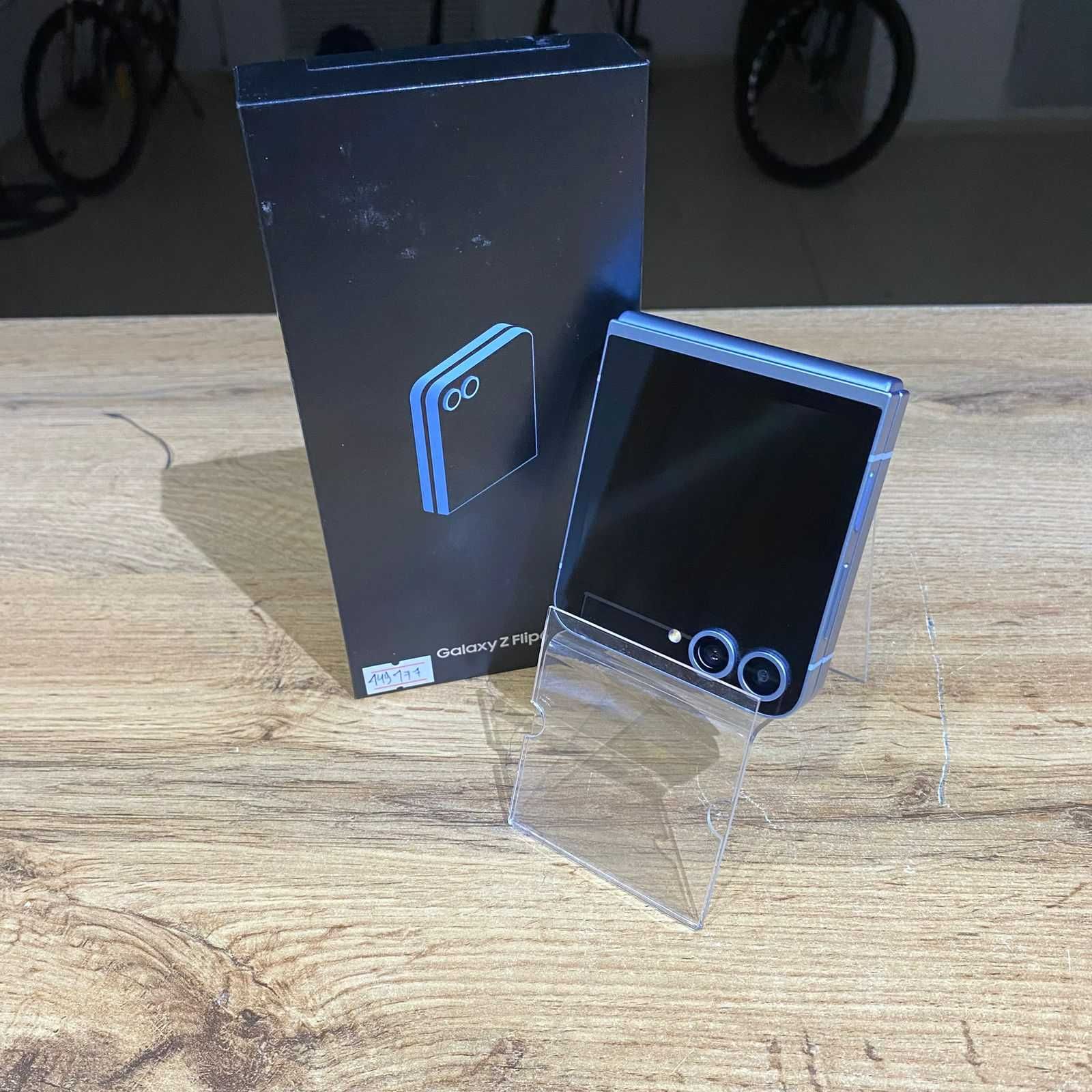 K162 \ Сотовый телефон Samsung Z Flip 6 256GB \ SK149177