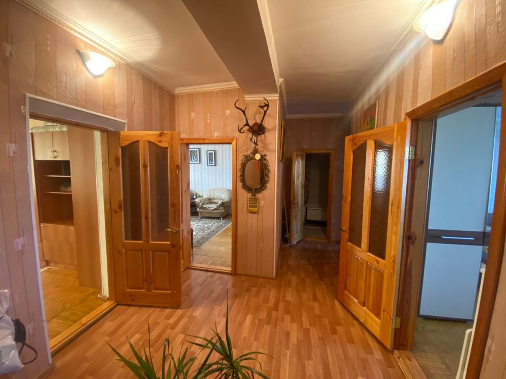 Продам 3-комнатную квартиру Обкомовский дом