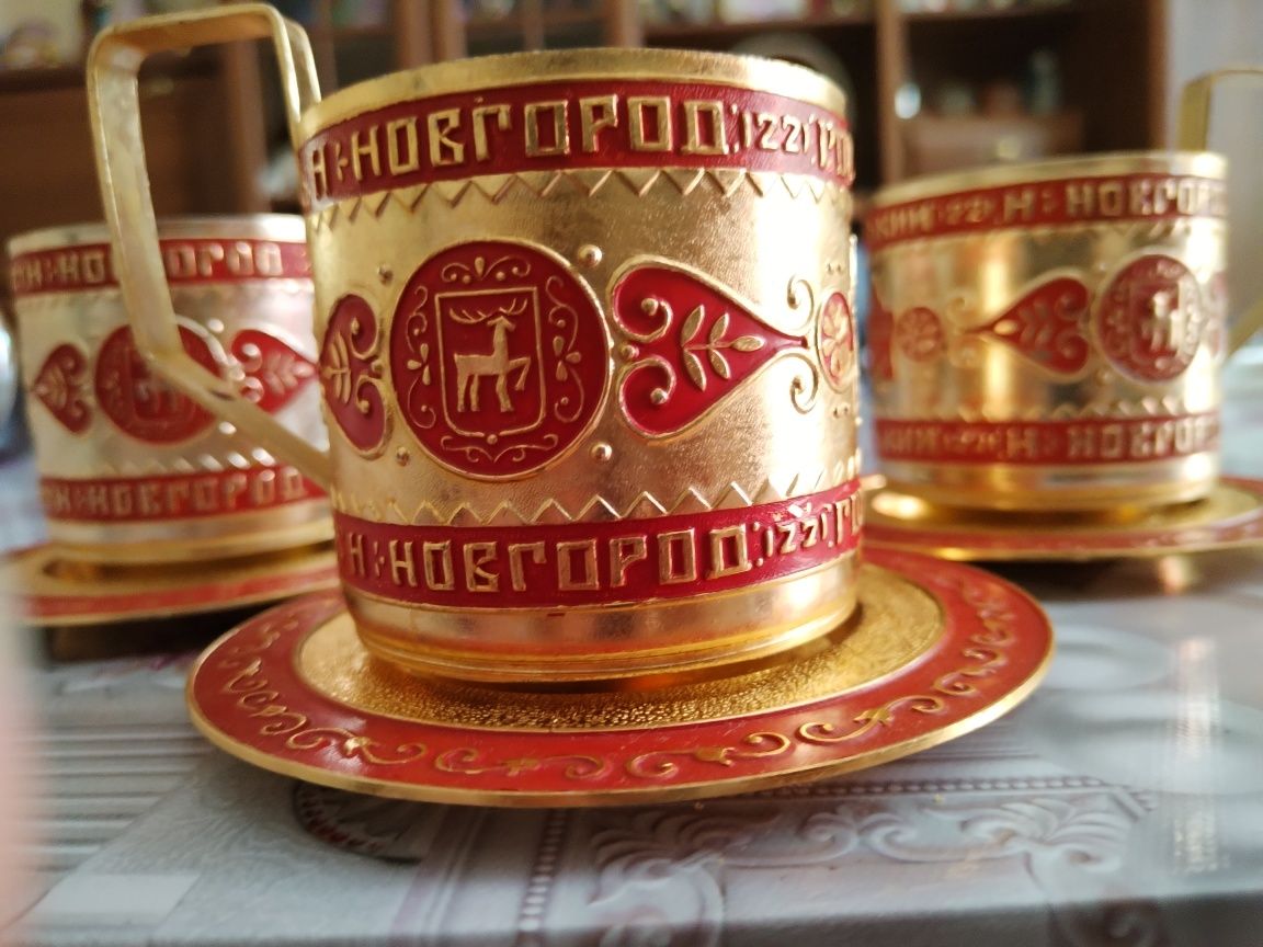 Подстаканники для чая. Советские. Новгород. С блюдцами.