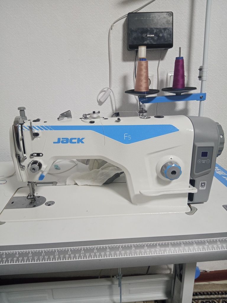 Швейная машинка Jack