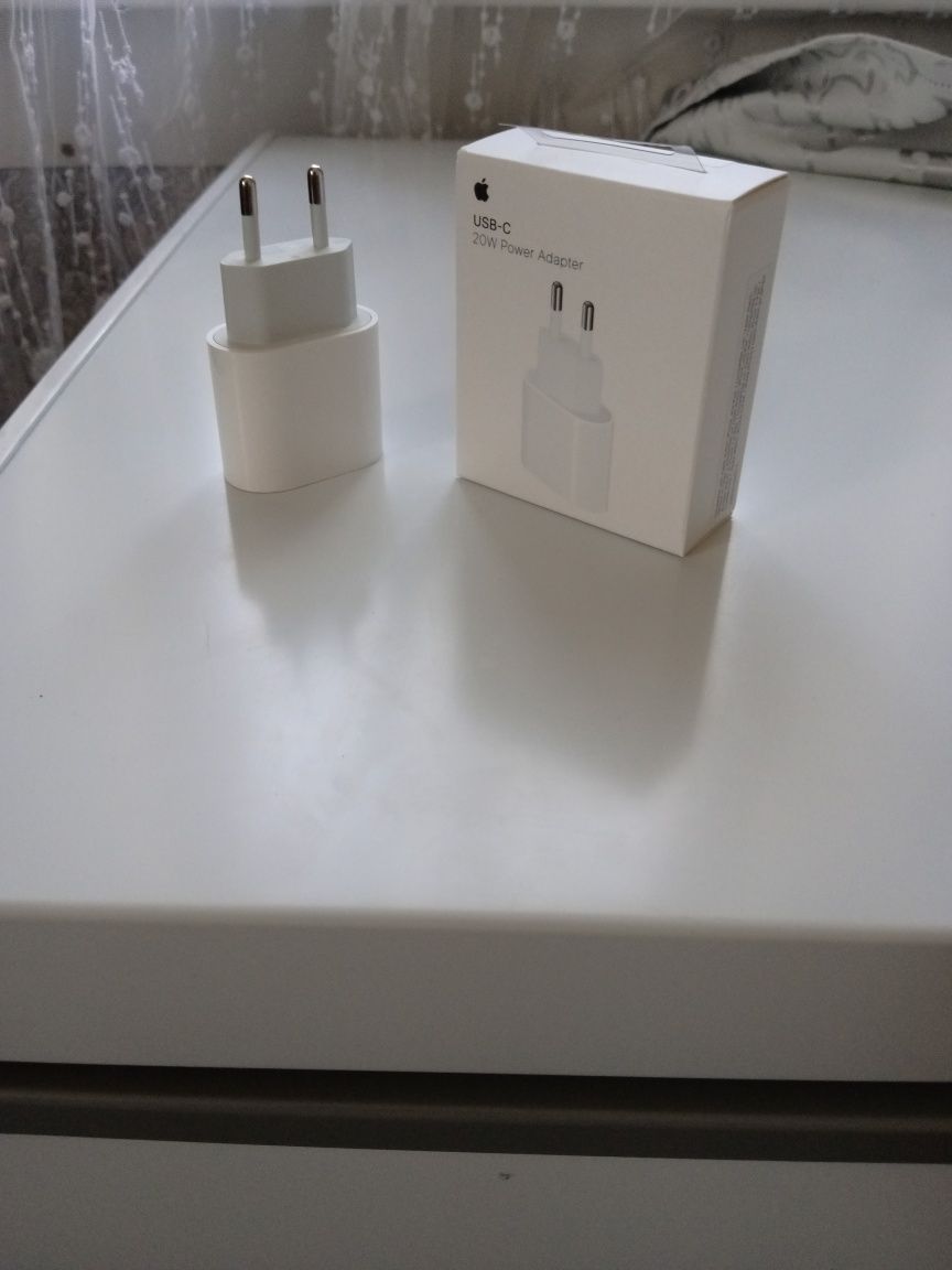 Продам блок питания на Apple новый
