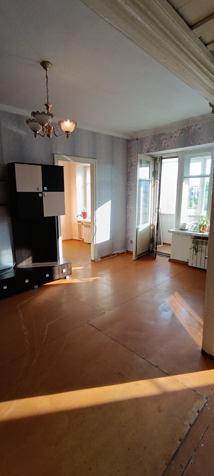Продам 2-х ком Интернациональная 11