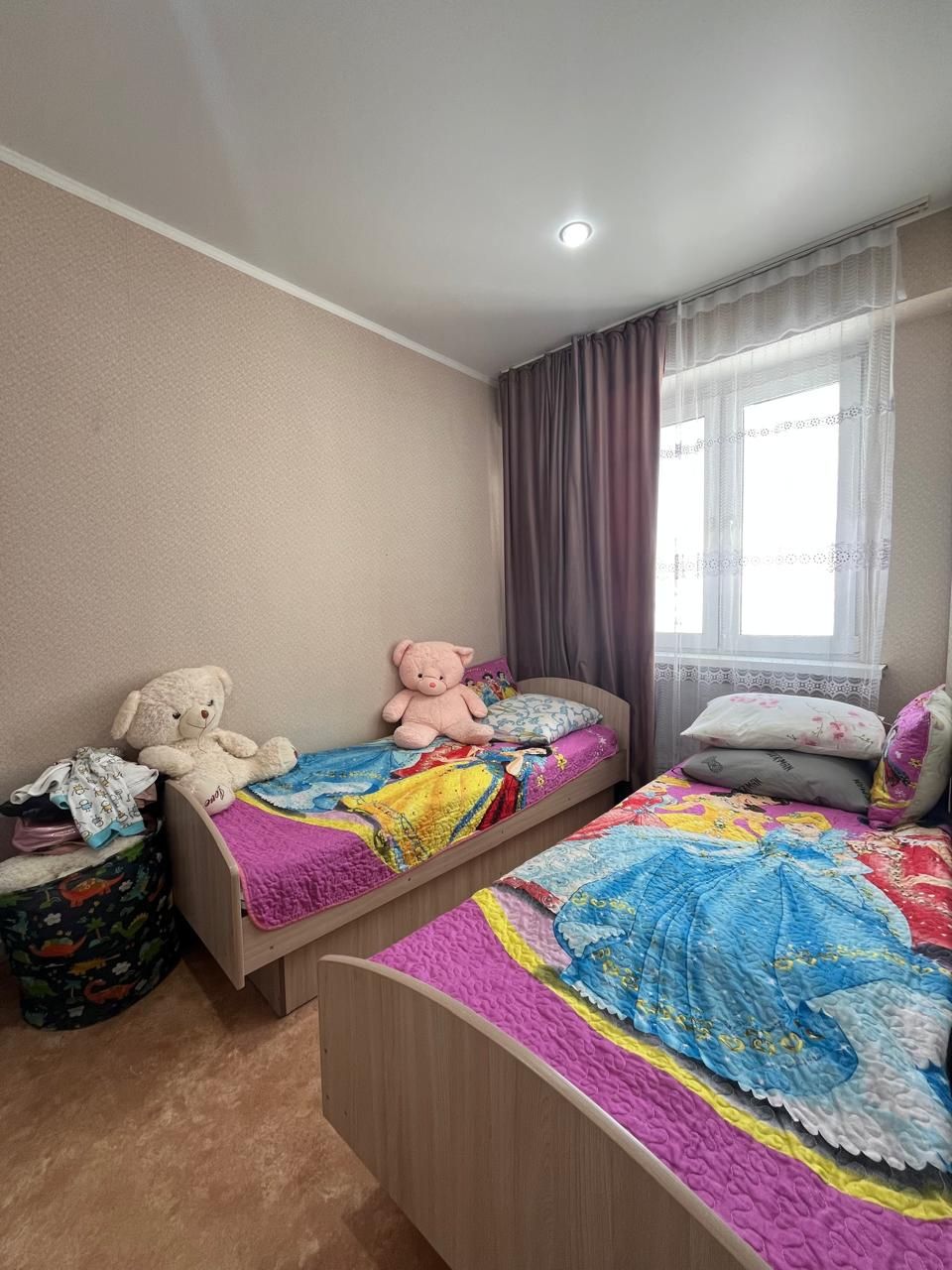 Продам просторную 3-х комнатную квартиру.КШТ. Аль-Фараби 36.