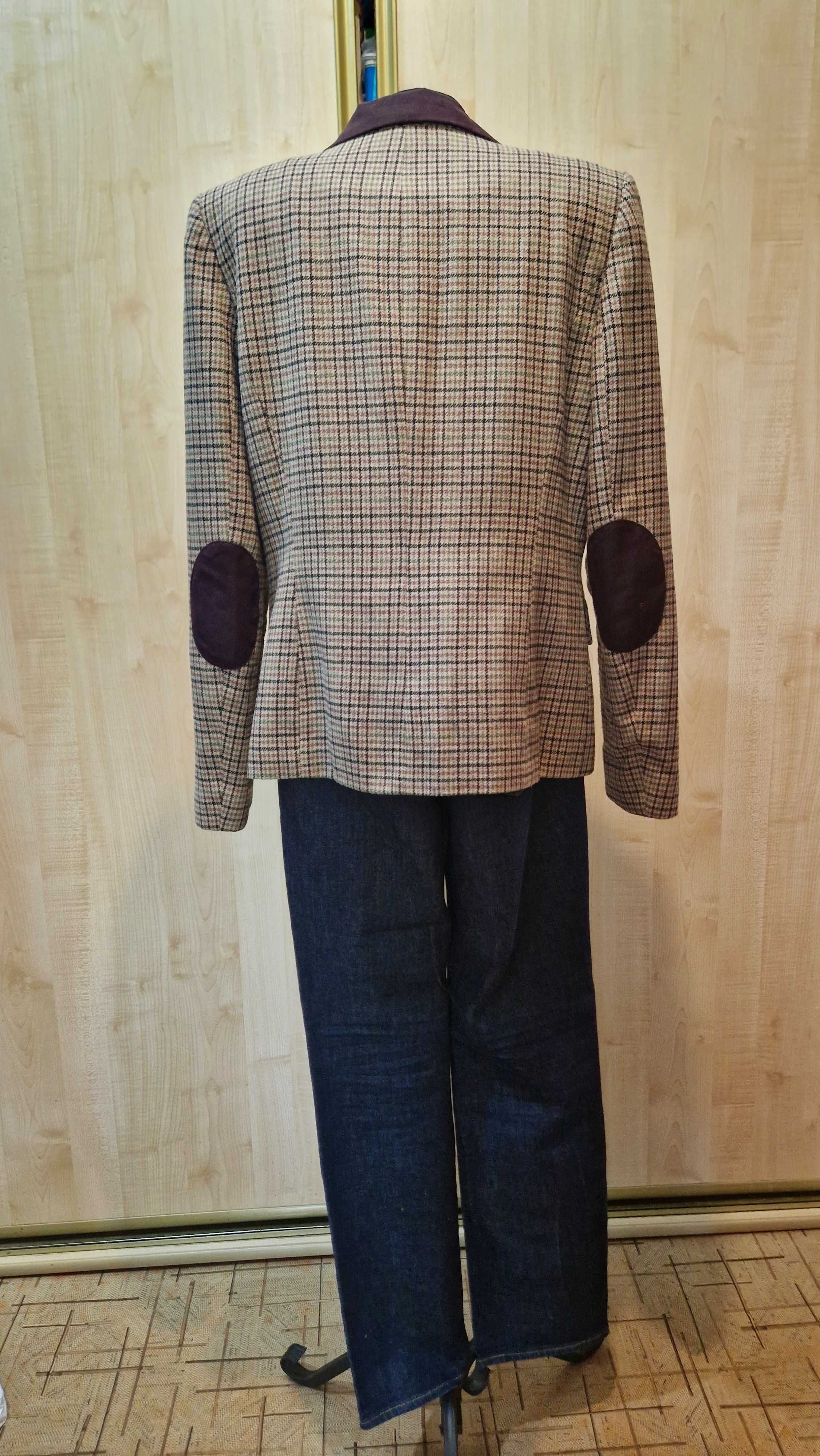 Продам женские классические джинсы Levis